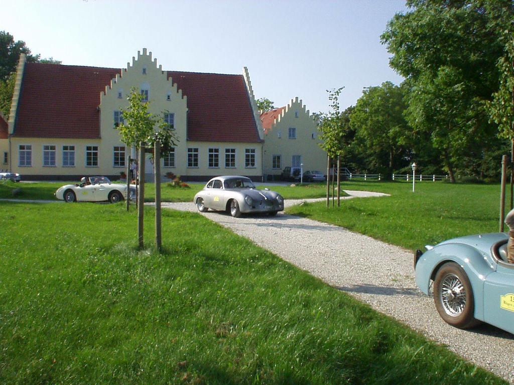 Boutique Hotel Gut Tribbevitz Neuenkirchen auf Rugen Екстериор снимка